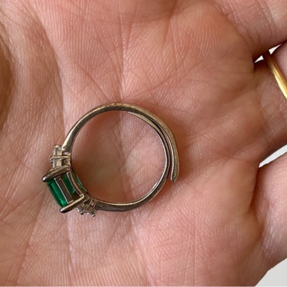 Three stone emerald cut ring - Picture 5 of 5